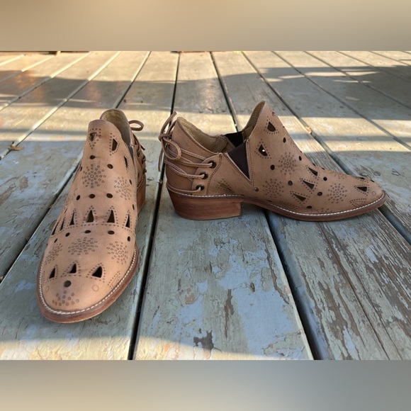 Musse & Cloud "Coolise" Laser Cut Leather Stud and Harness Detail Ankle Boots - Picture 5 of 10